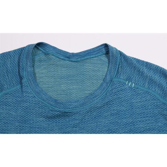 Lululemon Men's Aqua Performance Gym T-Shirt Medium - Picture 4 of 8